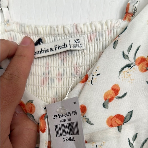 Floral White Maxi Dress - Picture 3 of 6